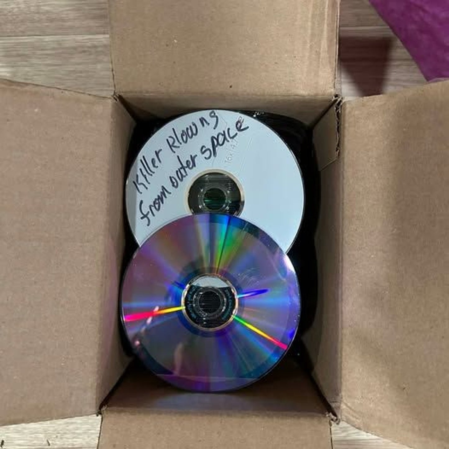 100 Verschiedene Gebrannte Leere CD-DVD-Discs Bündel Menge Box Großhandel für Kunst / Projekte Film TV-Show