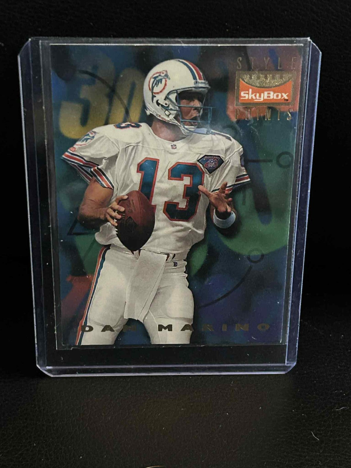 Dan Marino #142 | 1995 Skybox Premium Football