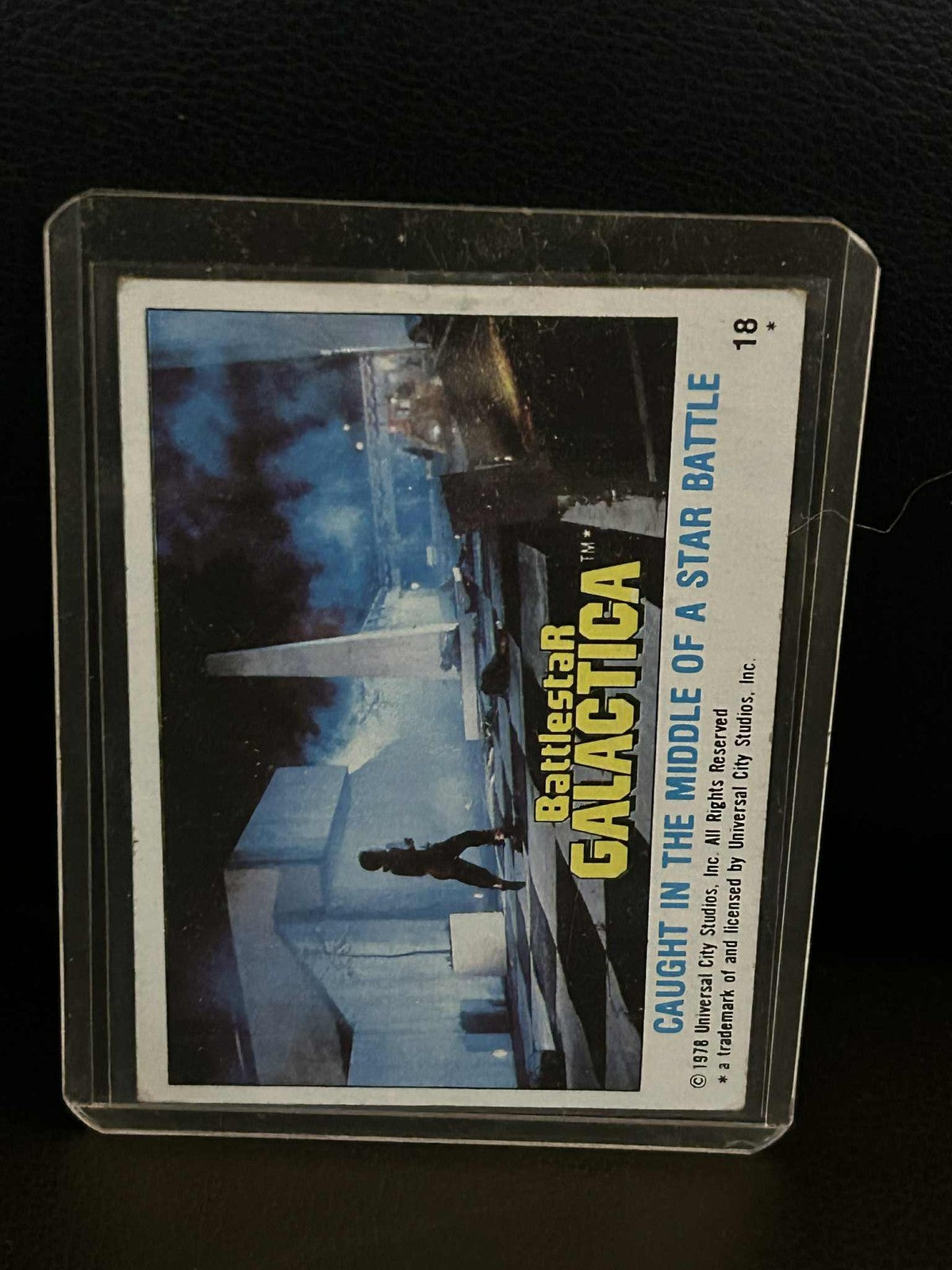 Mitten in einer Sternenschlacht gefangen #18 1978 Topps Battlestar Galactica Modera Sammelkarte
