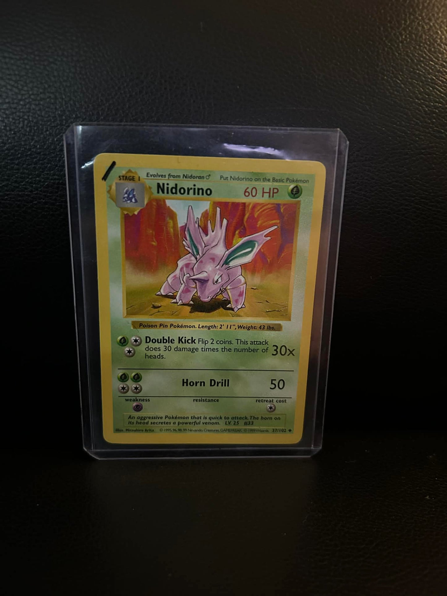Nidorino - 37/102 - Uncommon - Shadowless Edition Base Set (Shadowless) Pokemon