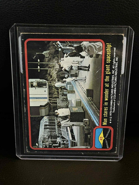 Man Stares in Wonder at the Giant Spaceship! #43 1978 Topps Close Encounters of