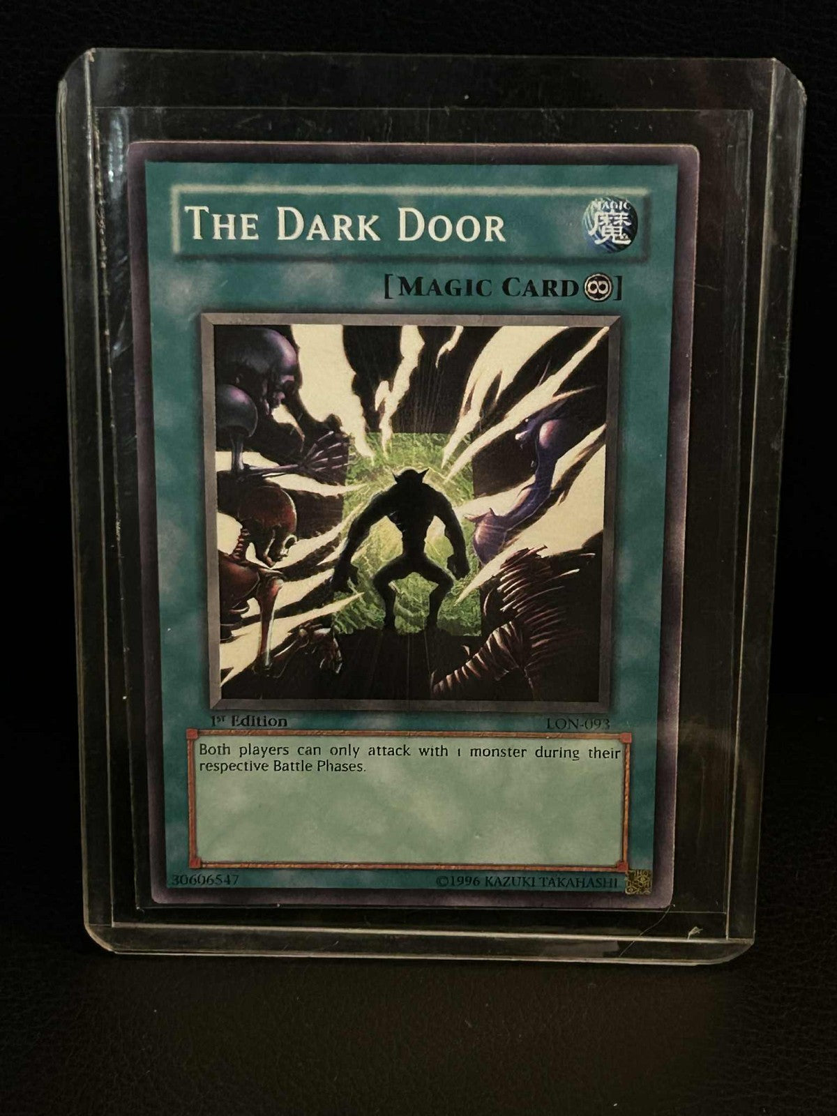 The Dark Door - LON-093 - Common - 1st Edition Labyrinth of Nightmare Yu-Gi-Oh!