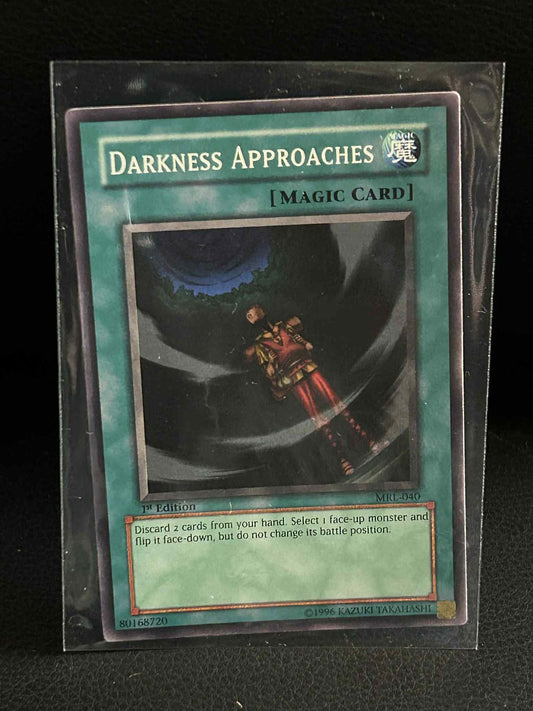 Darkness Approaches - MRL-040 - Common - 1st Edition Magic Ruler Yu-Gi-Oh! Moder