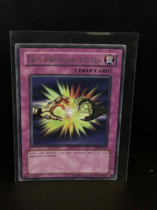 Two-Pronged Attack - LOB-061 - Rare - Unlimited Edition Legend of Blue Eyes Whit