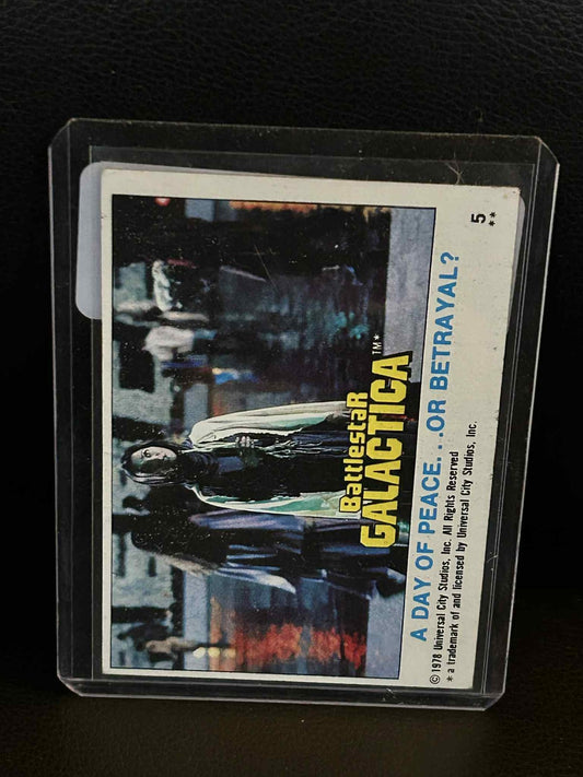 A Day of Peace... or Betrayal? #5 1978 Topps Battlestar Galactica Moderately Pla