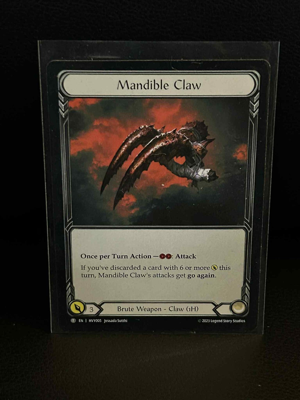 Mandible Claw // Cintari Saber Heavy Hitters Flesh and Blood Lightly Play