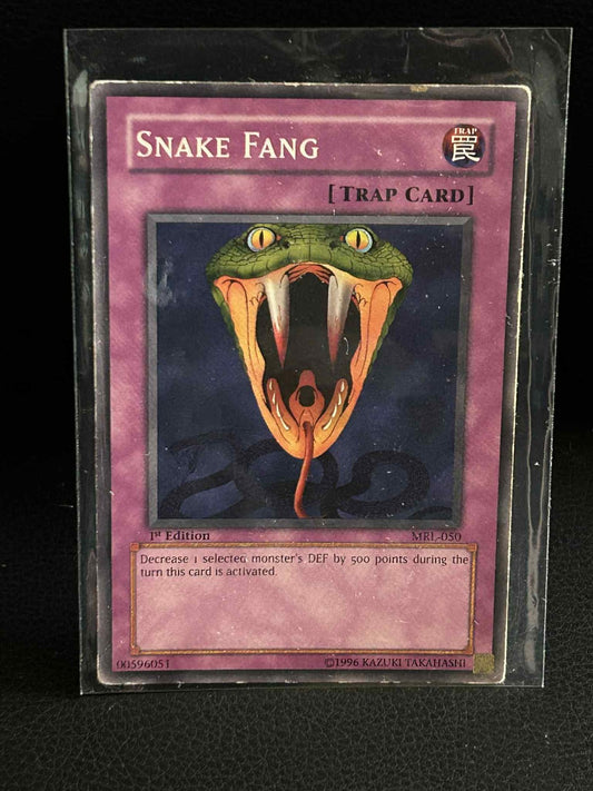 Snake Fang - MRL-050 - Common - 1st Edition Magic Ruler Yu-Gi-Oh! Moderately Pla