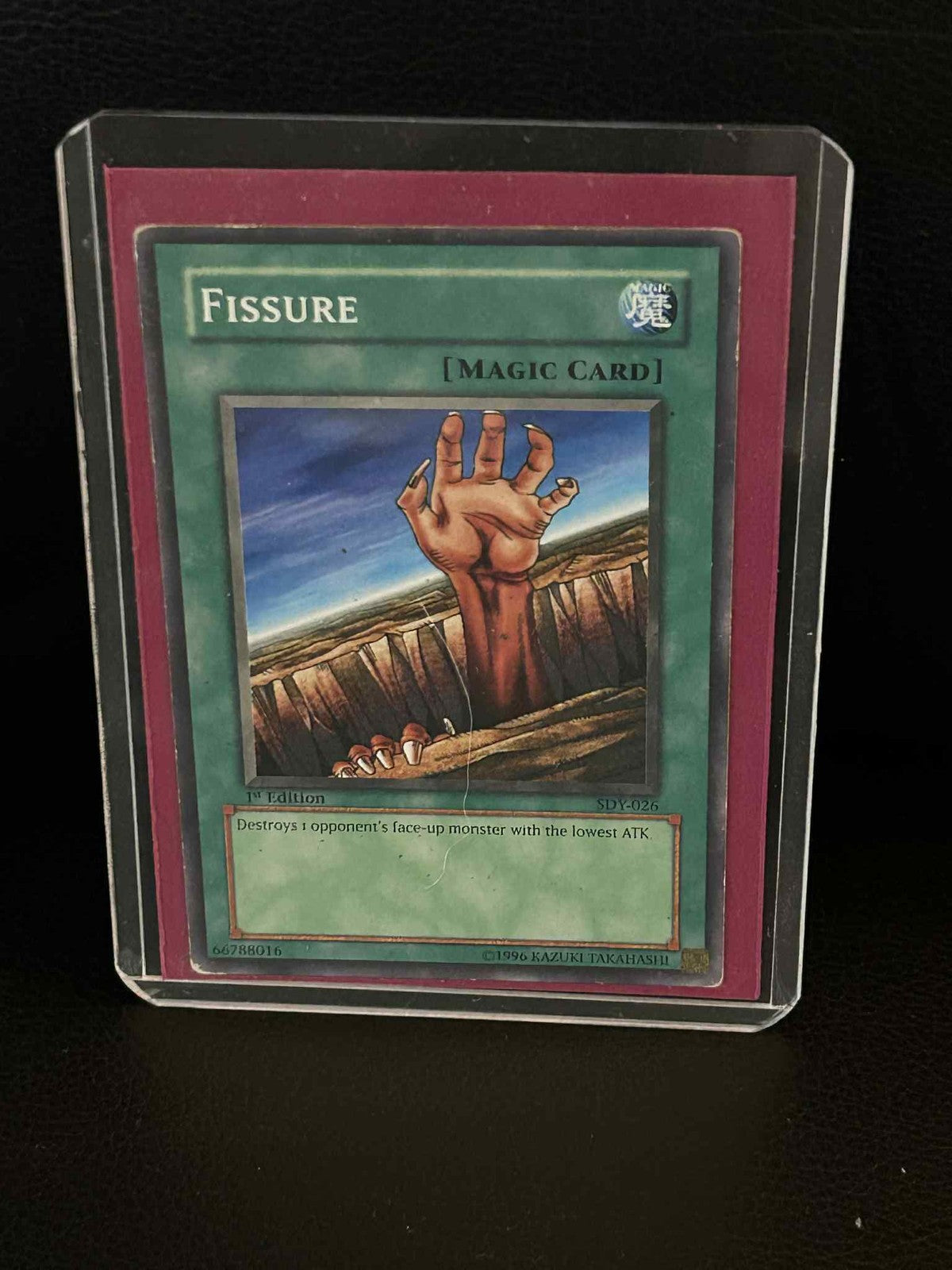 Fissure - SDY-026 - Common - 1st Edition Starter Deck: Yugi Yu-Gi-Oh! Moderately