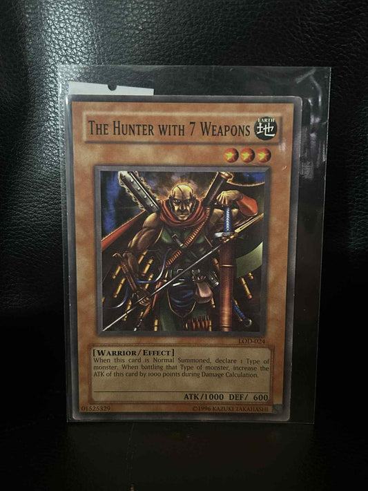 The Hunter with 7 Weapons - LOD-024 - Common - Unlimited Edition Legacy of Darkn