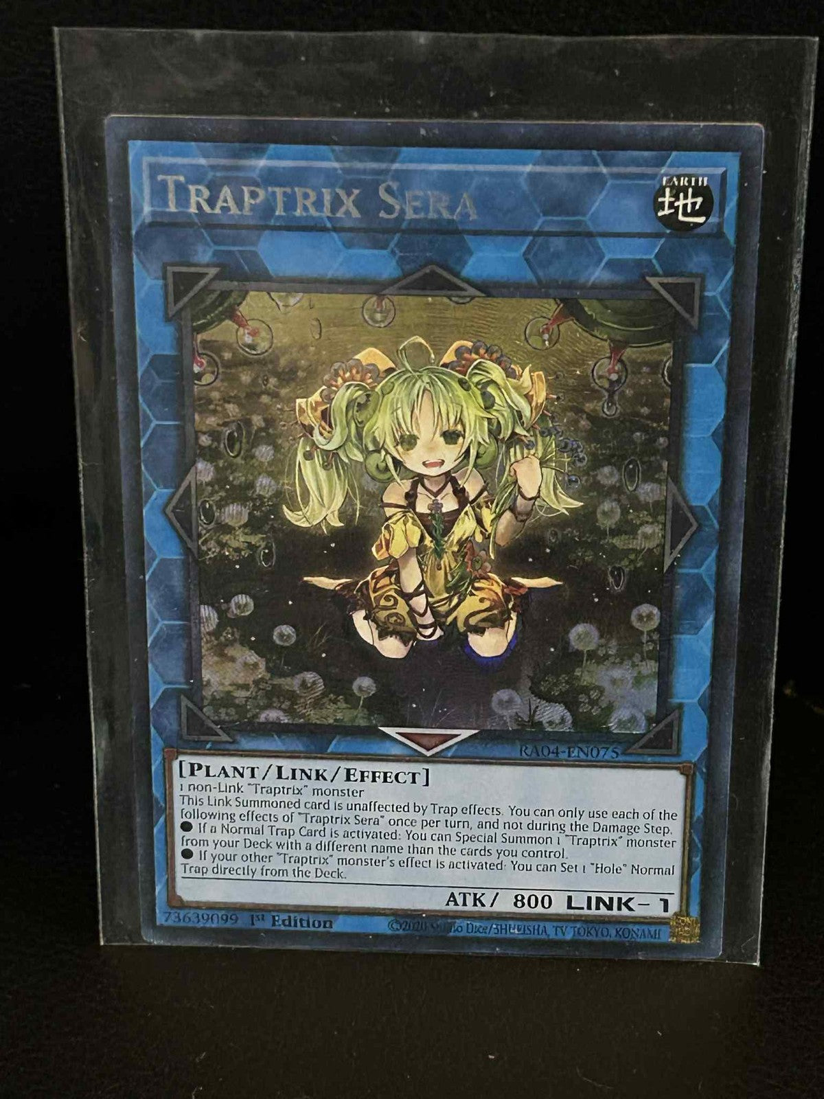 Traptrix Sera - RA04-EN075 - Collector's Rare - 1st Edition Quarter Century Stam