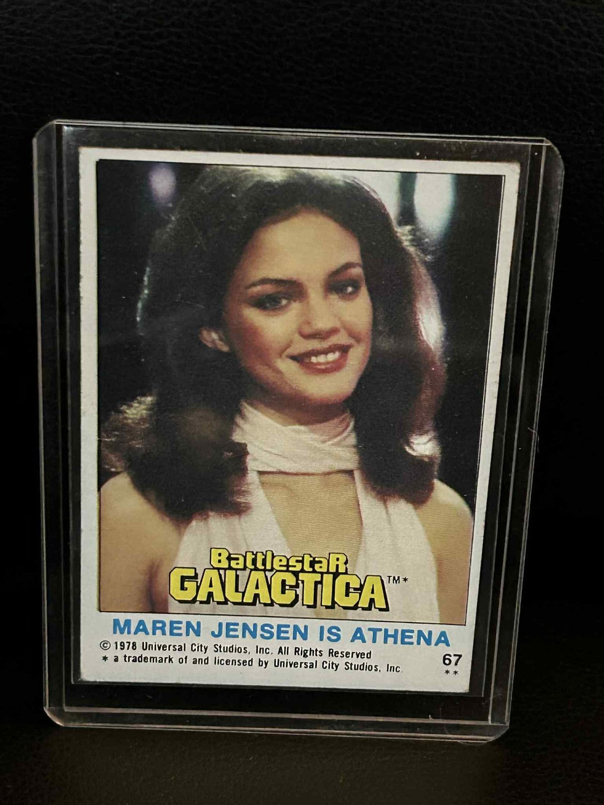 Maren Jensen ist Athena #67 1978 Topps Battlestar Galactica Leicht bespielte Sammelkarte