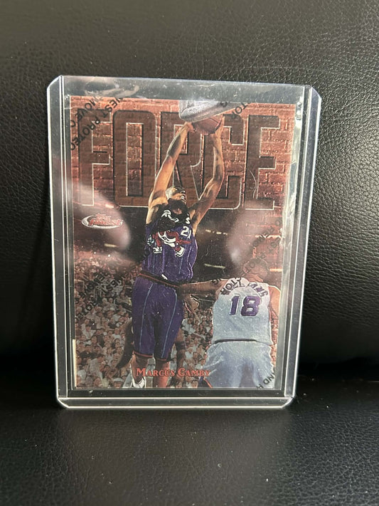 Marcus Camby Refractor mit Beschichtung #79 | 1997 Finest 1997 Finest Basketball Light Sammelkarte