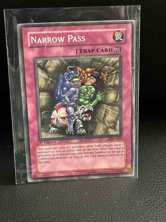 Narrow Pass - PGD-097 - Common - 1st Edition Pharaonic Guardian Yu-Gi-Oh! Modera