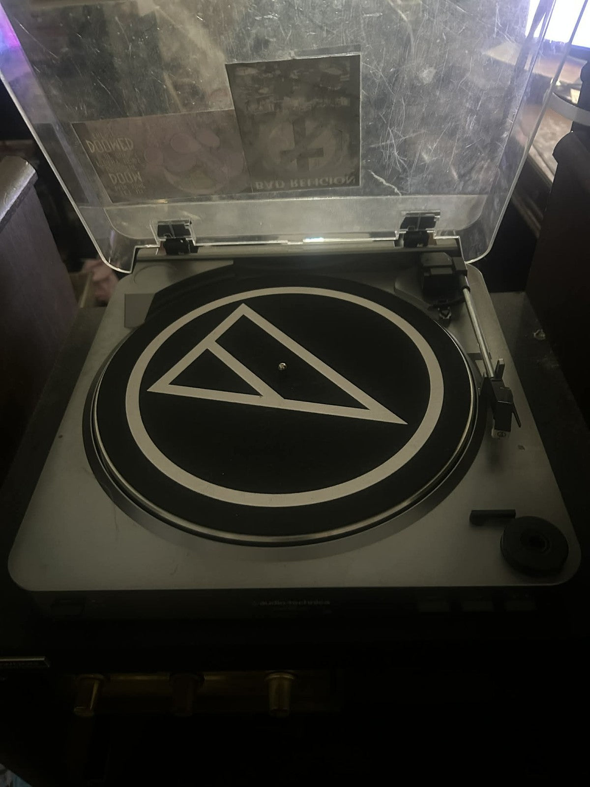Audio-Technica AT-LP60 Vollautomatischer Plattenspieler mit Riemenantrieb aus den 2010er Jahren – Silber