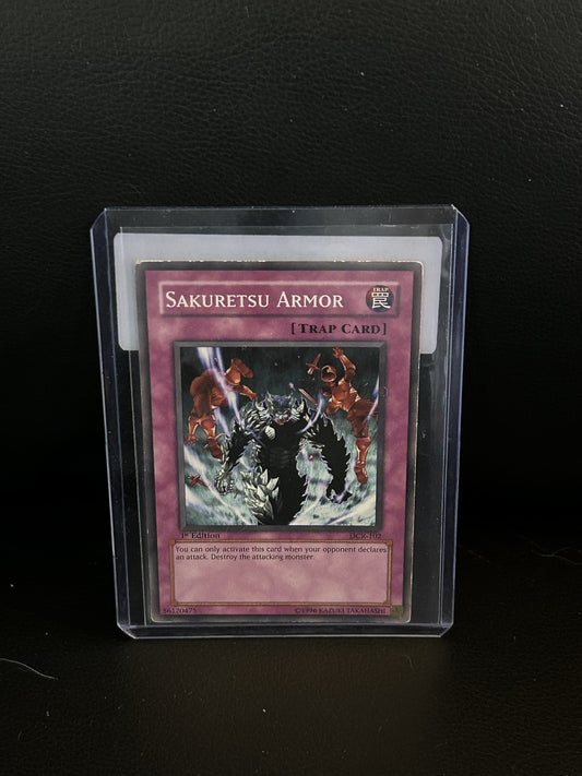 Sakuretsu Armor - DCR-102 - Common - 1st Edition Dark Crisis Yu-Gi-Oh!