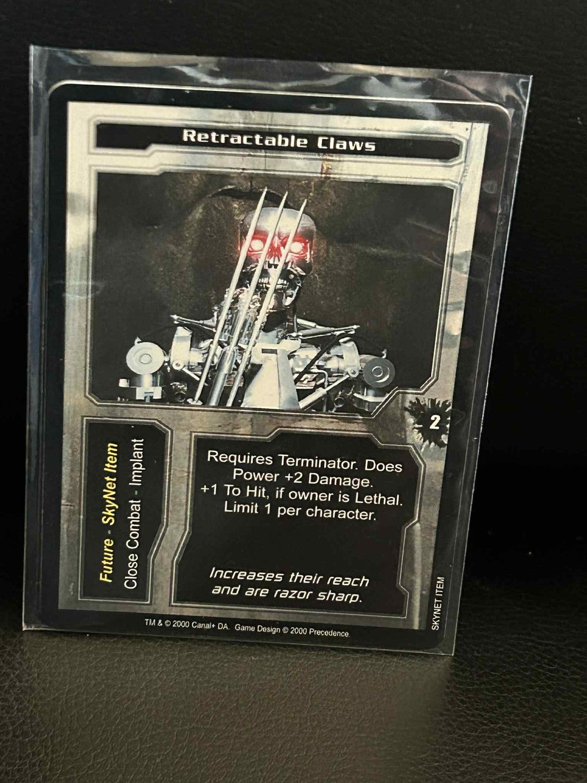 Retractable Claws Base Set Terminator Light Play