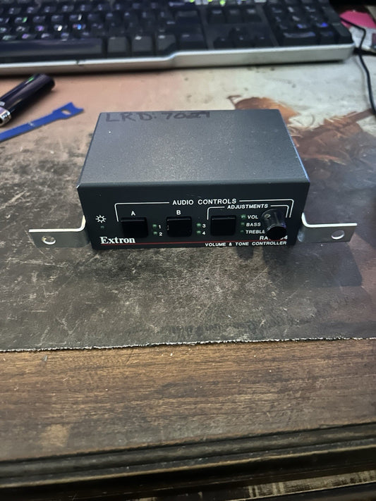 Extron RAC 104 Vierkanal-Lautstärke-Klangregler - Ohne Netzteil