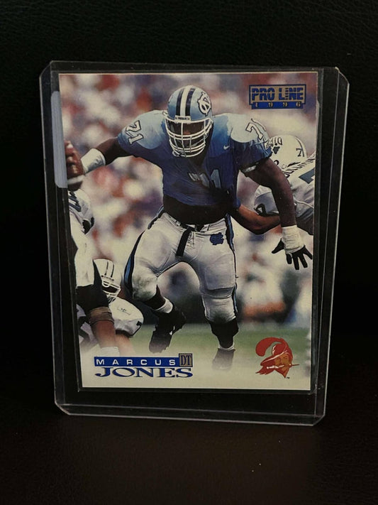 Marcus Jones #273 | 1996 Pro Line 1996 Pro Line Football Leicht bespielte Sammelkarte
