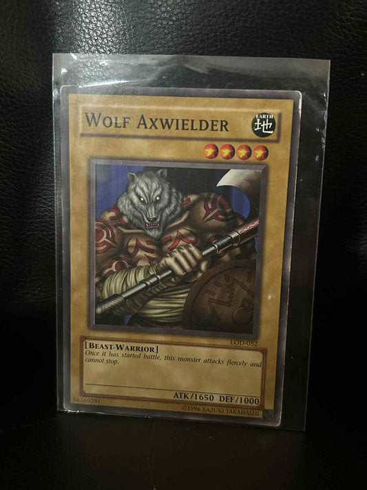 Wolf Axwielder - LOD-052 - Common - Unlimited Edition Legacy of Darkness Yu-Gi-O
