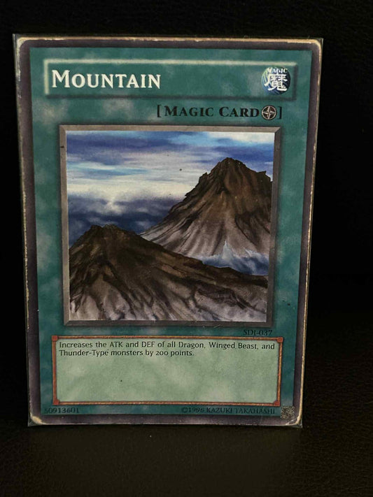 Mountain - SDJ-037 - Common - Unlimited Edition Starter Deck: Joey Yu-Gi-Oh!