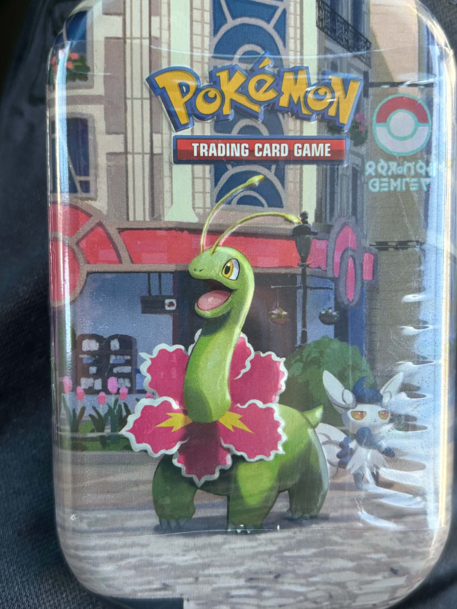 Lumiose City Mini Tin [Meganium & Meowstic]