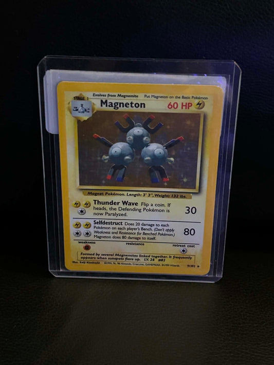 Magneton 009/102 Base Set Holo Rare Pokemon Holofoil Lightly Played English Trading Card