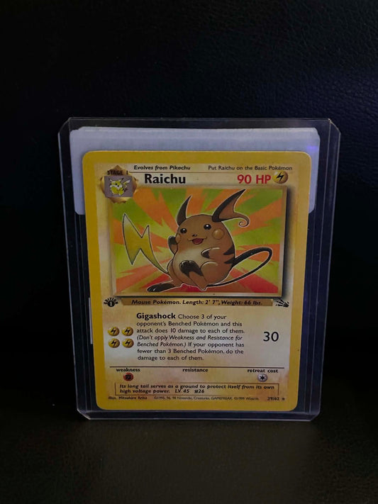 Raichu (29) 29/62 Fossil Rare Pokemon 1st Edition Lightly Played English Trading Card