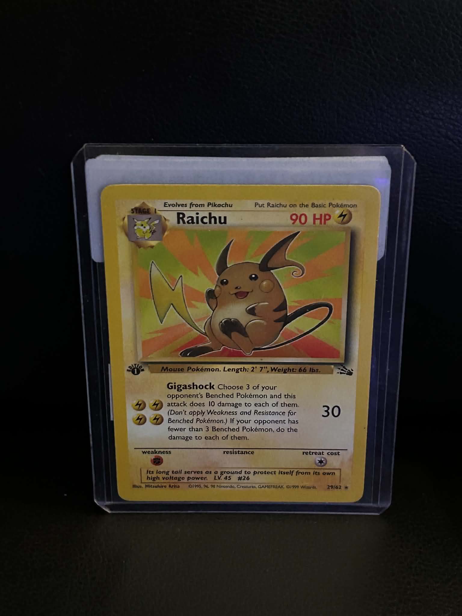 Raichu (29) 29/62 Fossil Rare Pokemon 1st Edition Lightly Played English Trading Card
